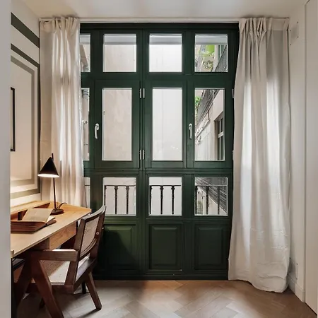Mavi - 2 Bedrooms And Balcony In Eixample Dreta Apartment Barcelona