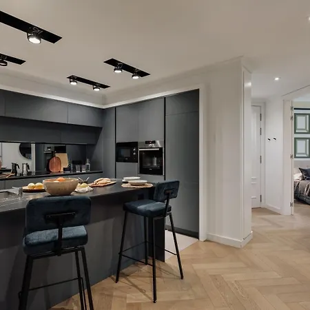 Mavi - 2 Bedrooms And Balcony In Eixample Dreta Apartment Barcelona