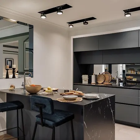 Mavi - 2 Bedrooms And Balcony In Eixample Dreta Apartment *
