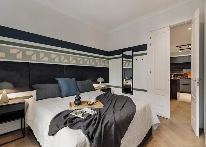 Mavi - 2 Bedrooms And Balcony In Eixample Dreta Barcelone