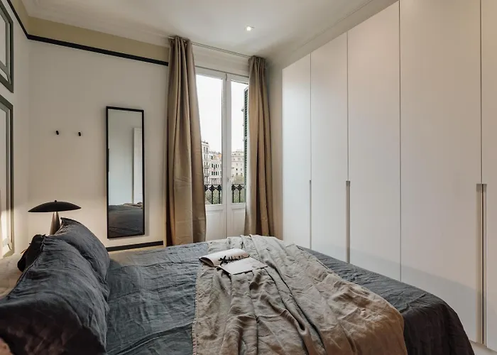 Mavi - 2 Bedrooms And Balcony In Eixample Dreta * Barcelona